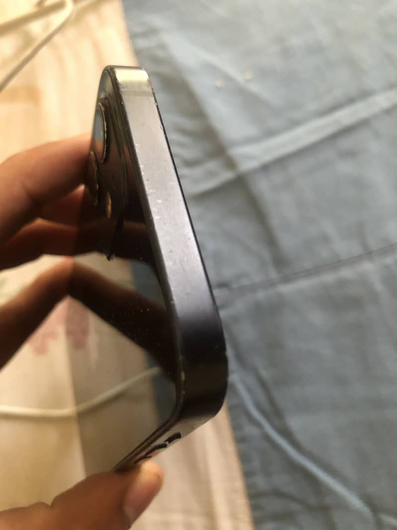Apple iPhone 12 6