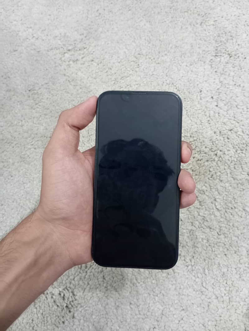 Apple iPhone 13 5