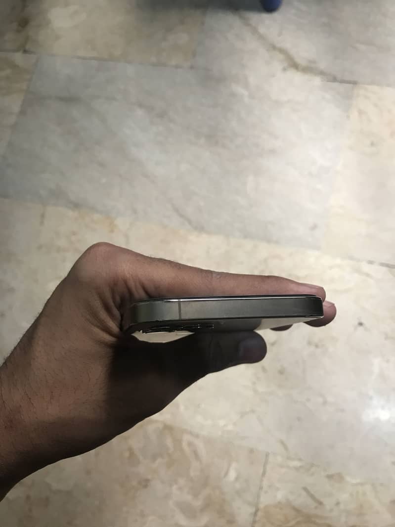Apple iPhone 12 Pro 3