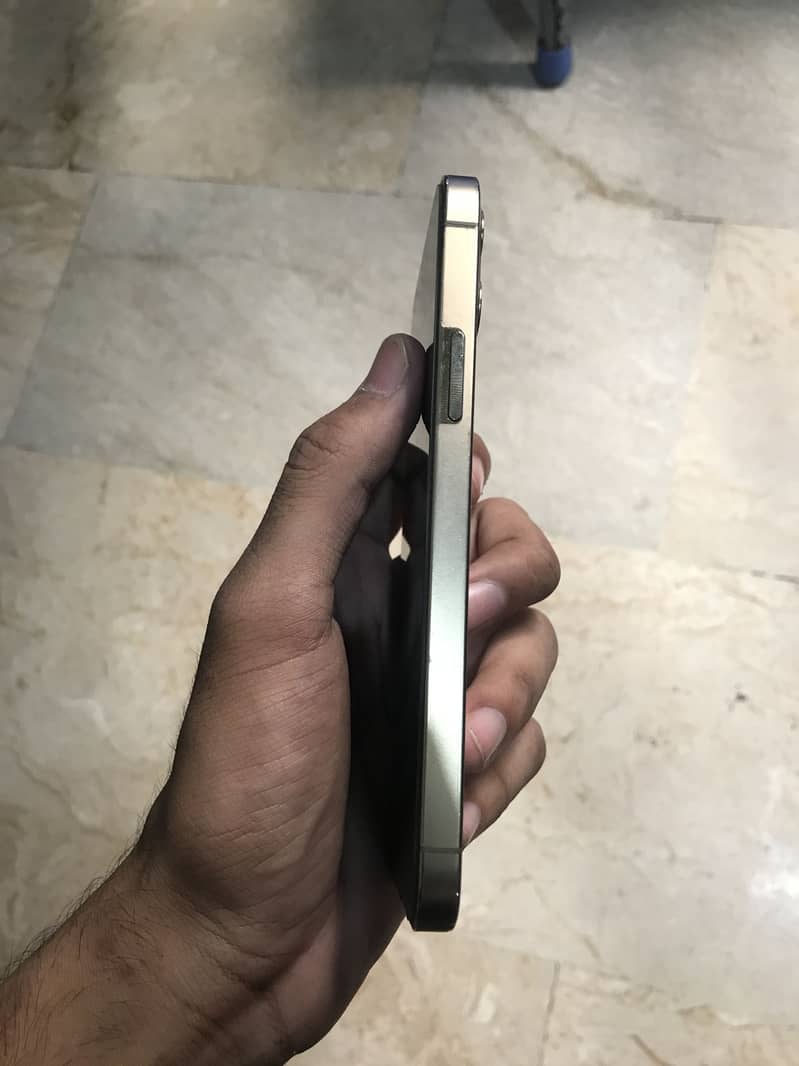Apple iPhone 12 Pro 6