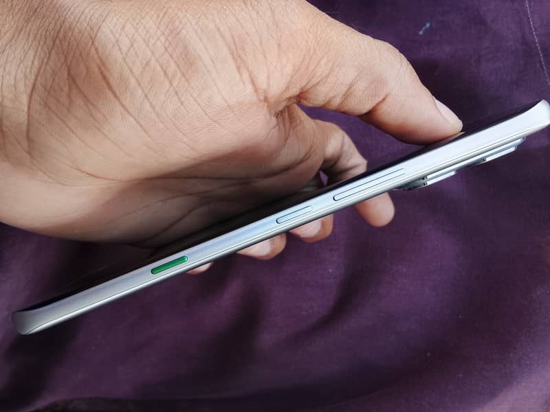 Infinix Note Edge 8