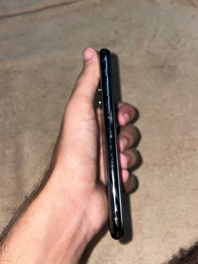 Apple iPhone 11 Pro Max 3