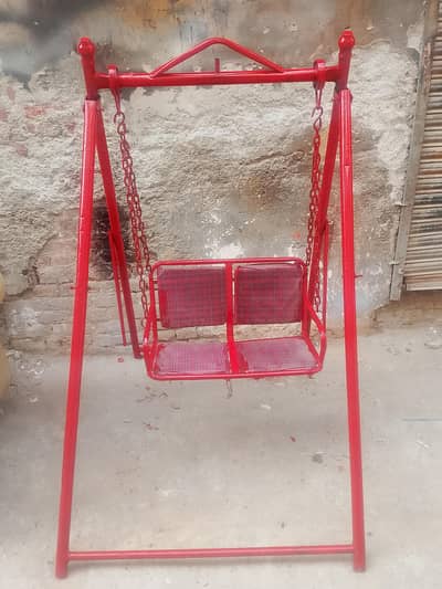 Red Metal Double Jhoola for Sale – Excellent Condition