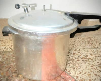 Japanese new branded 10 pounds pressure cooker, largest size 10kg