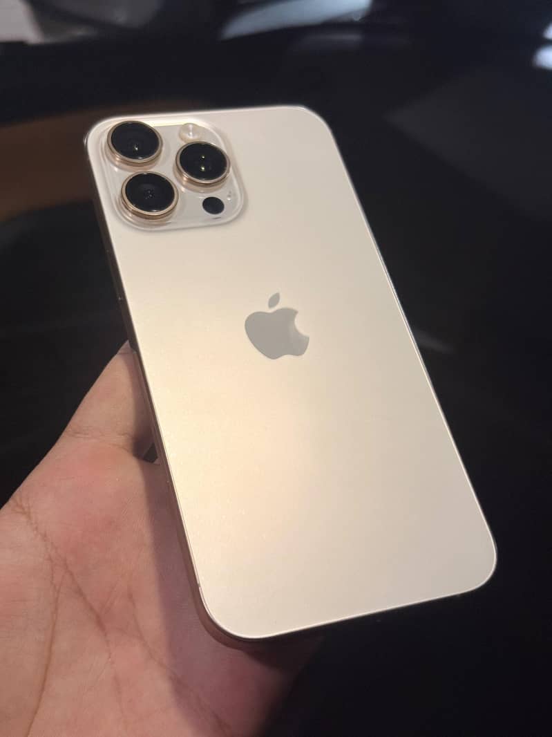 Apple iPhone 16 Pro Max 0