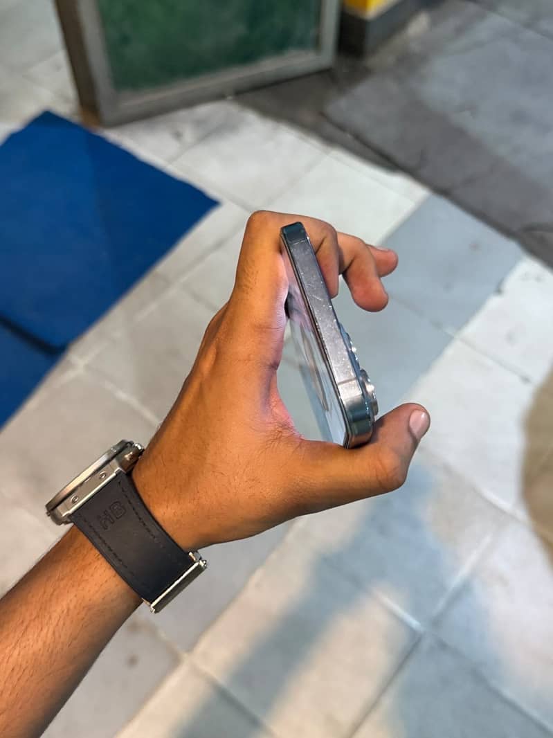 Apple iPhone 13 Pro Max 0