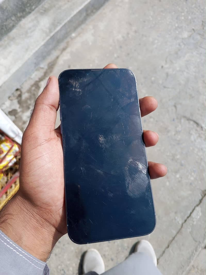 Apple iPhone 13 Pro Max 4