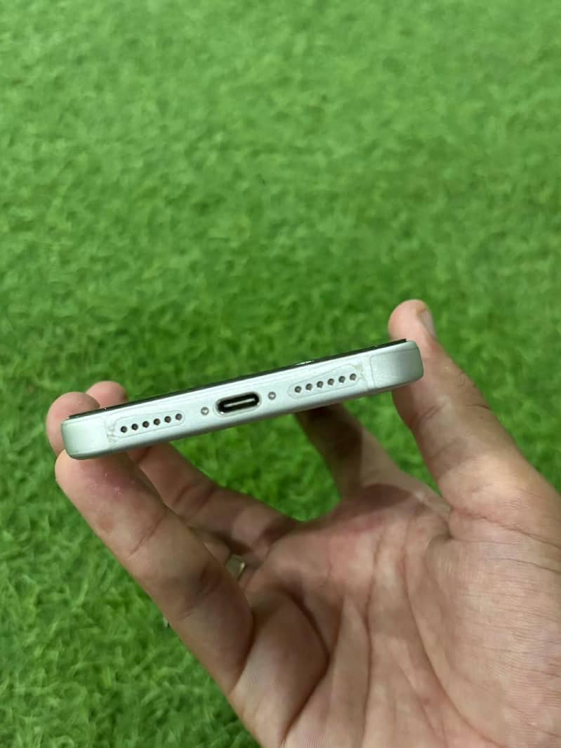 Apple iPhone 17 Pro Max 4