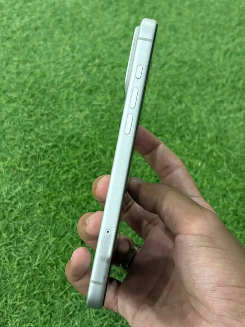 Apple iPhone 17 Pro Max 5