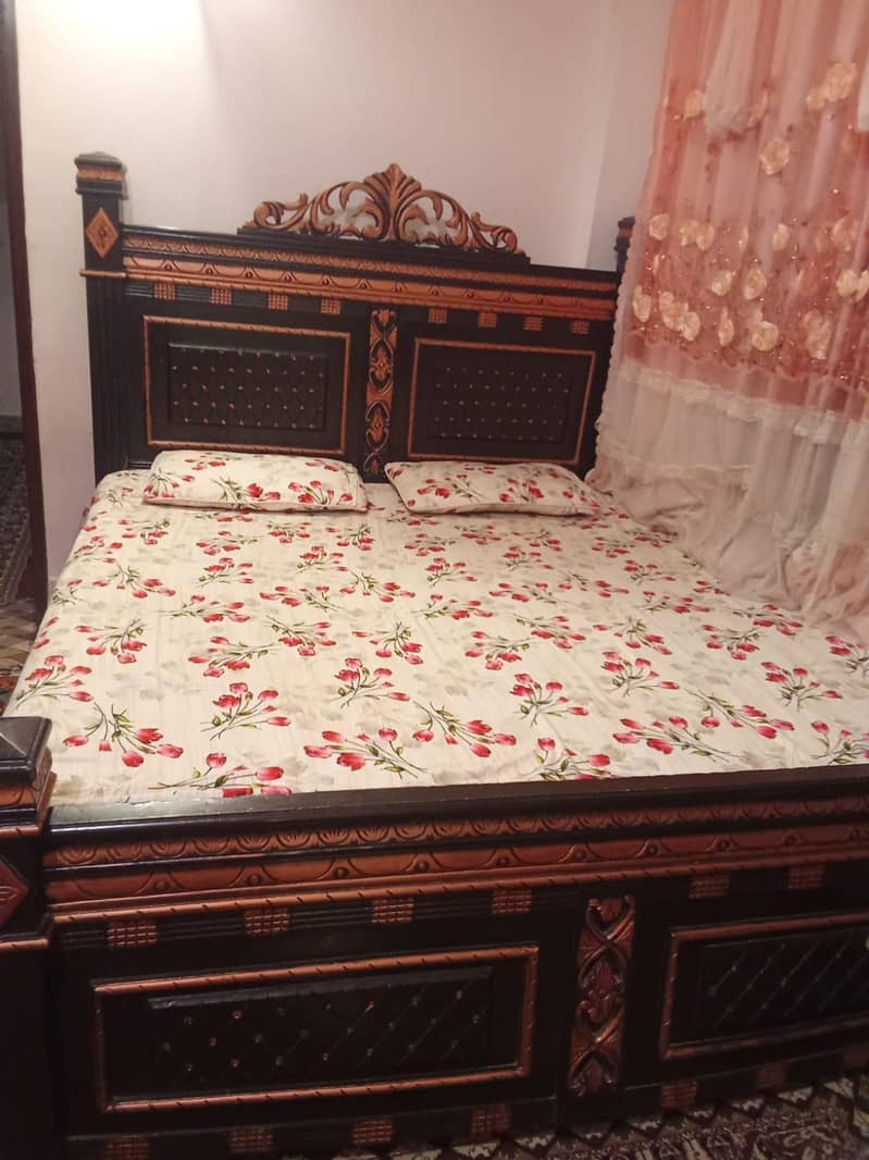 Bed with drasing tabel 1