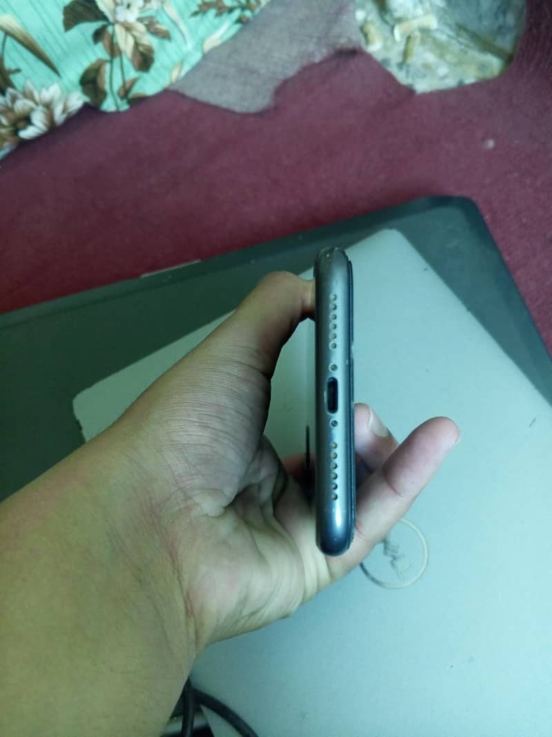 Apple iPhone 11 2
