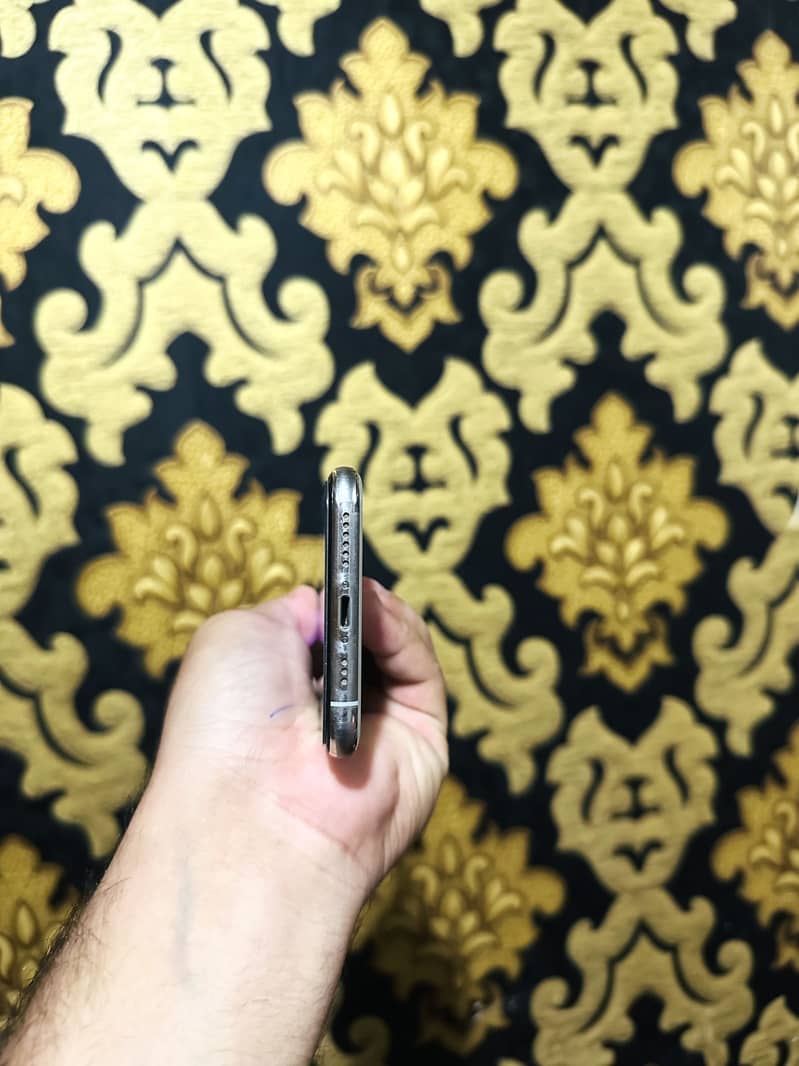 Apple iPhone 11 Pro 8