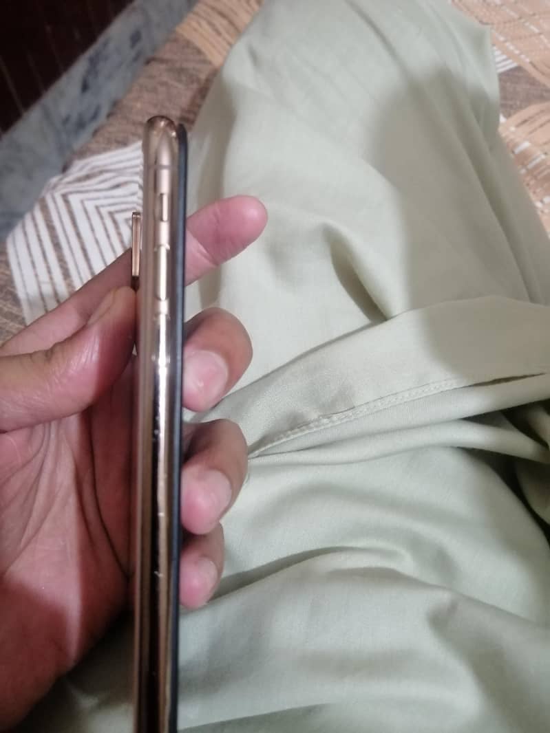 Apple iPhone XS 2