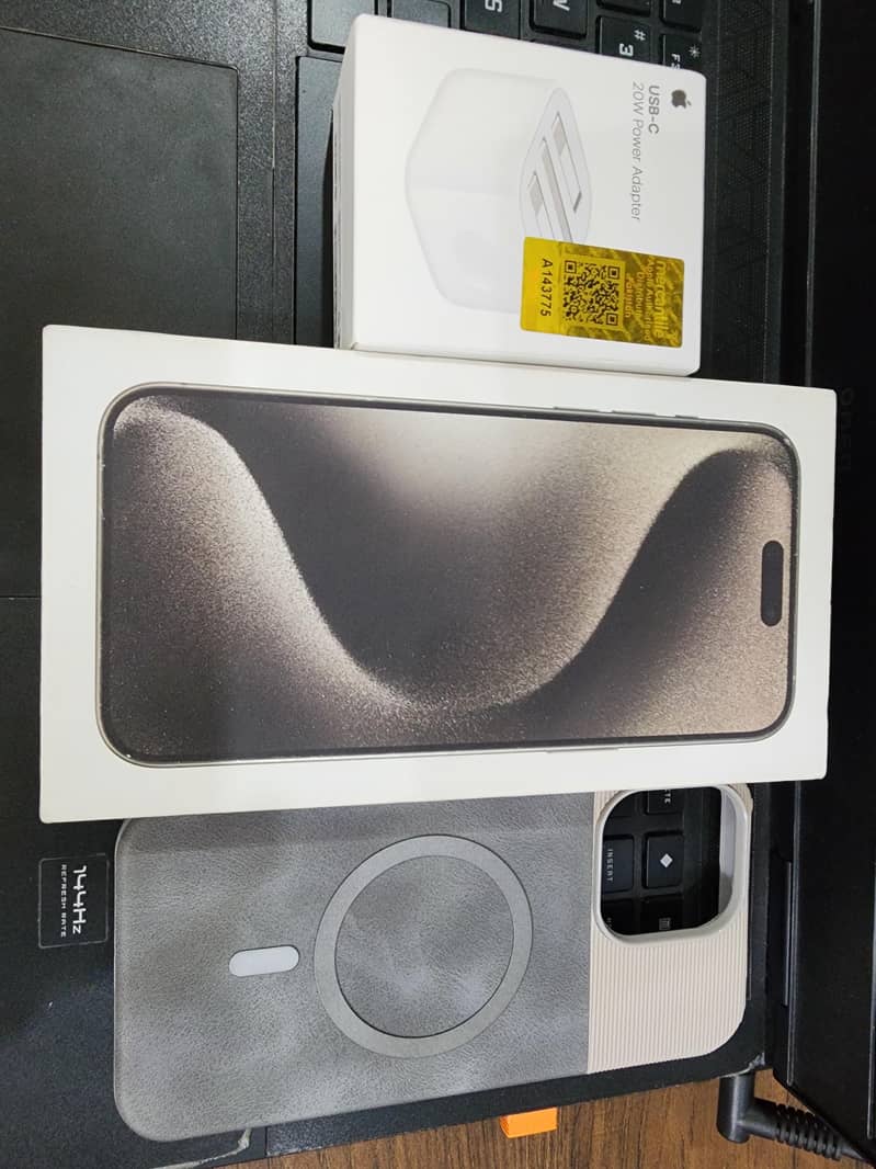 Apple iPhone 15 Pro Max 0