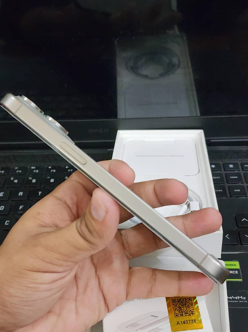 Apple iPhone 15 Pro Max 2