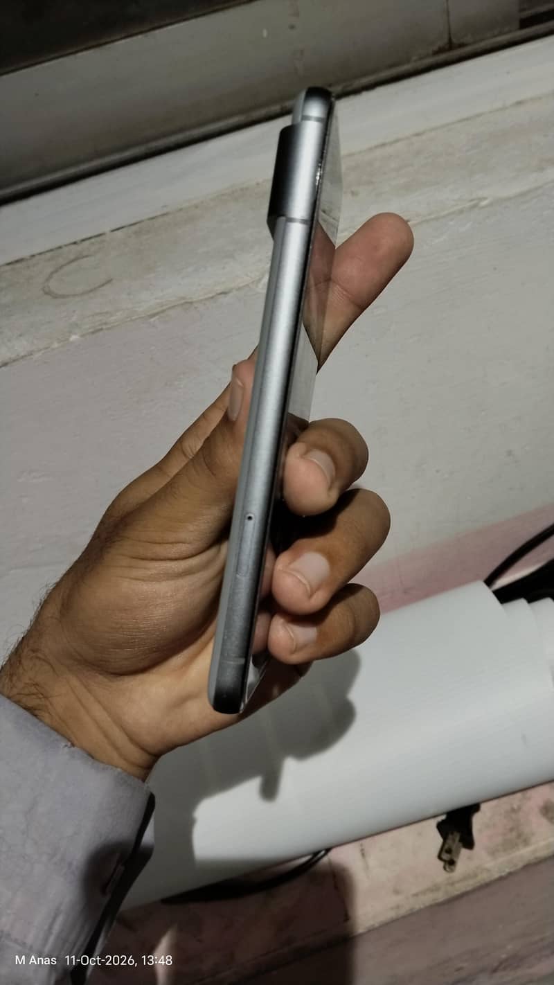 Google Pixel 8 Pro 10