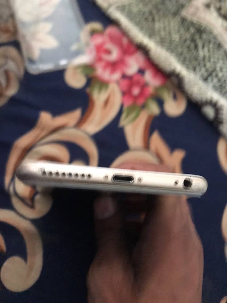 Apple iPhone 6S Plus 2