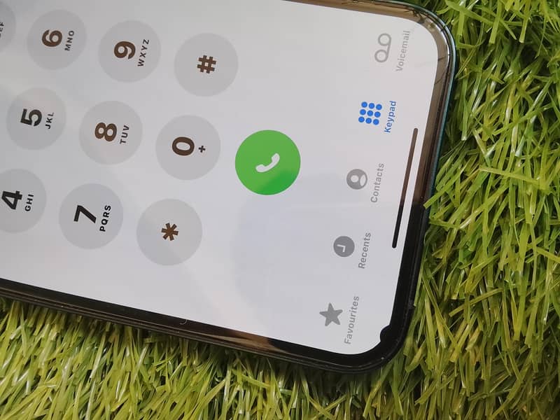 Apple iPhone 13 2