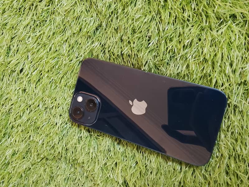 Apple iPhone 13 4