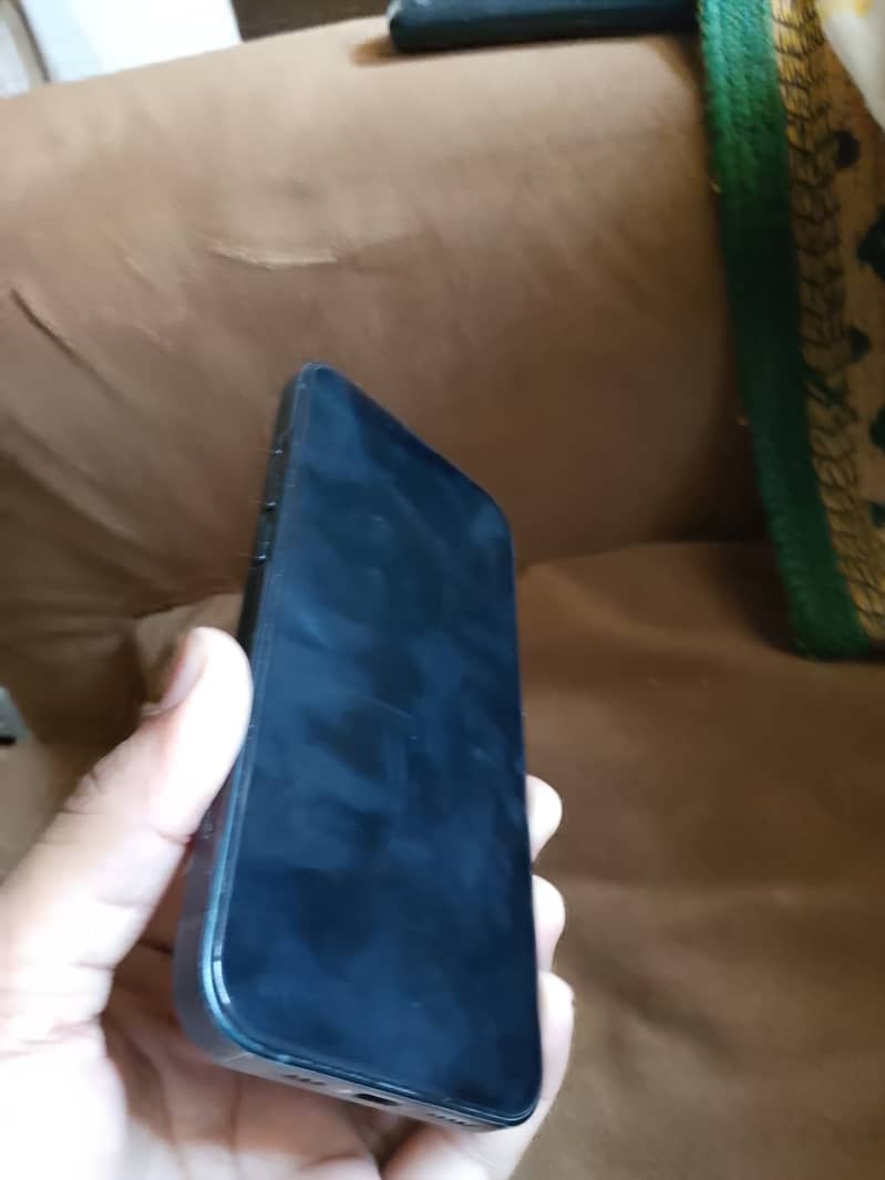Apple iPhone 13 1