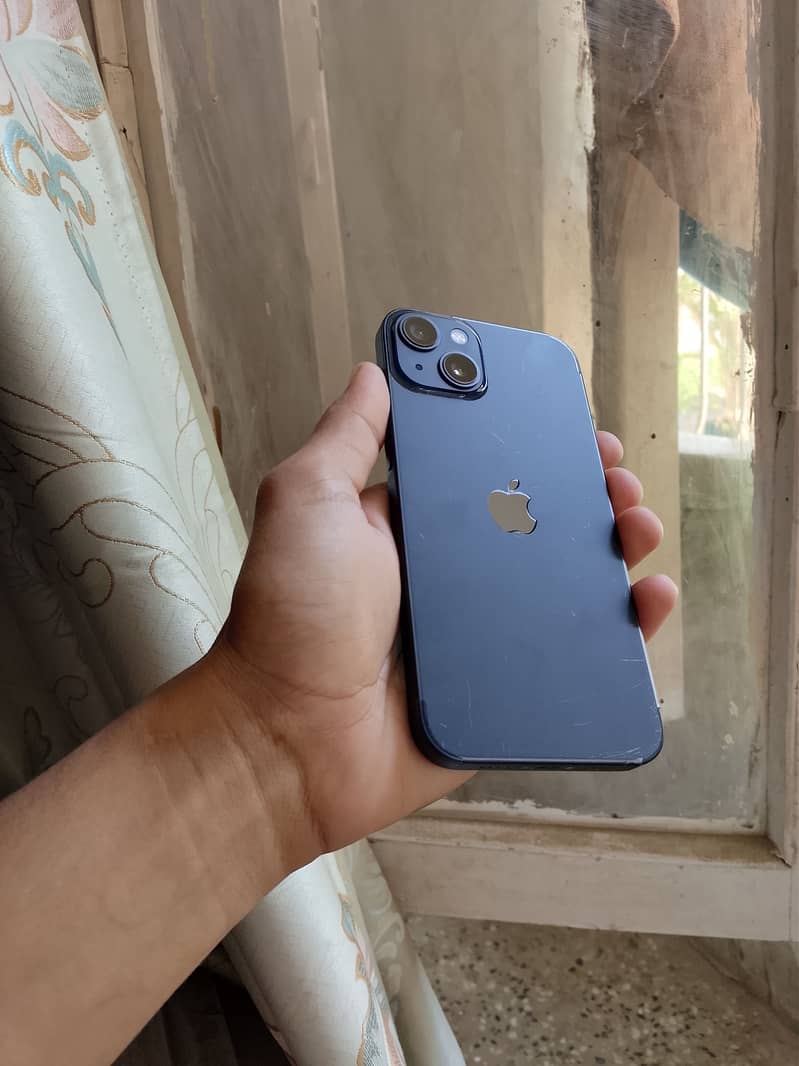 Apple iPhone 13 4