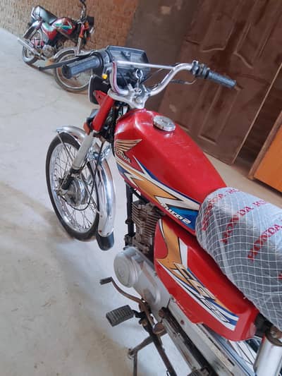 total genuine bike hai 03076901080