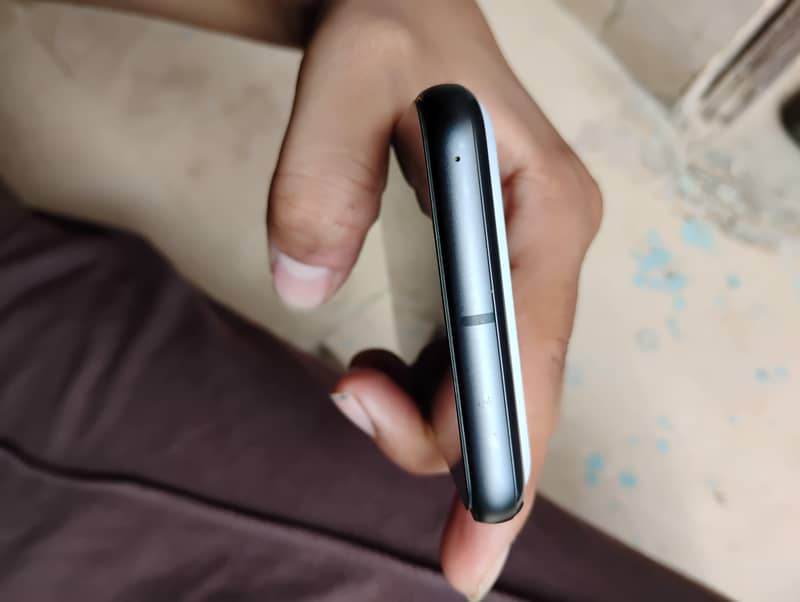 Google Pixel 8 4