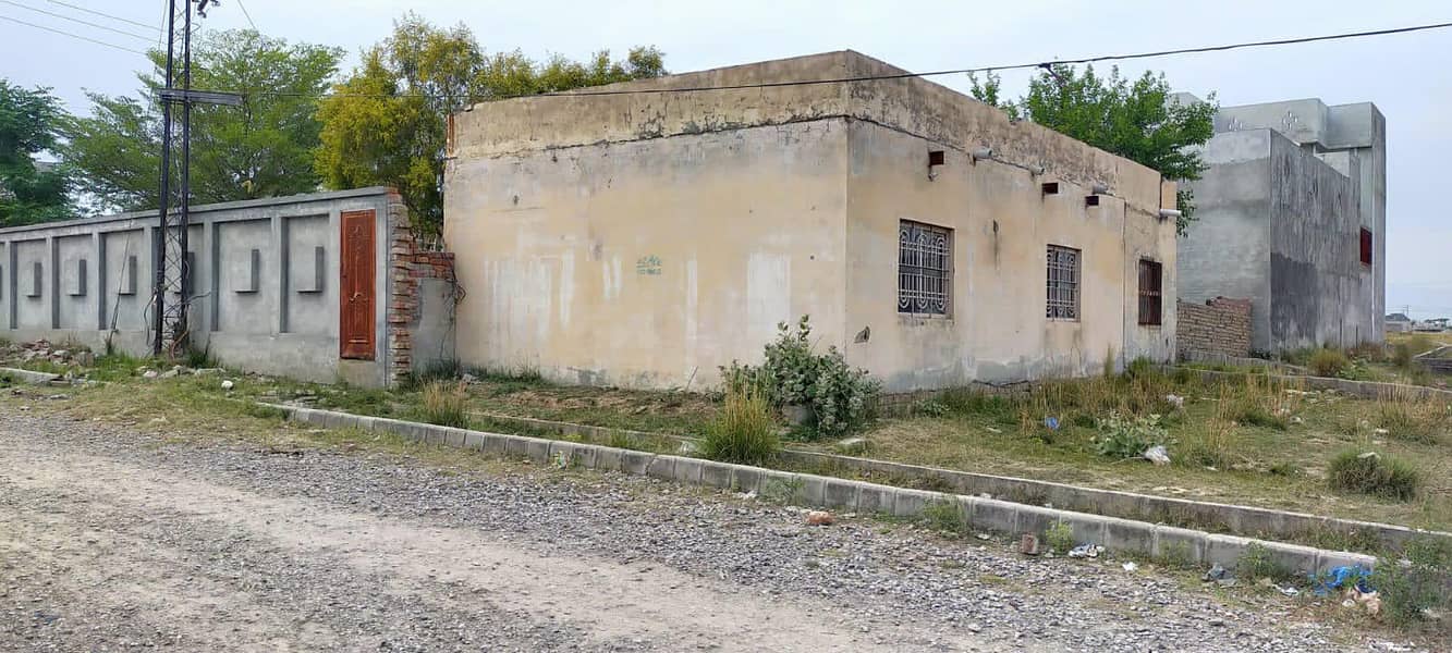 ایک کنال کارنر کمرشل پلاٹ دونوں طرف چالیس فٹ روڈ راستہ 7