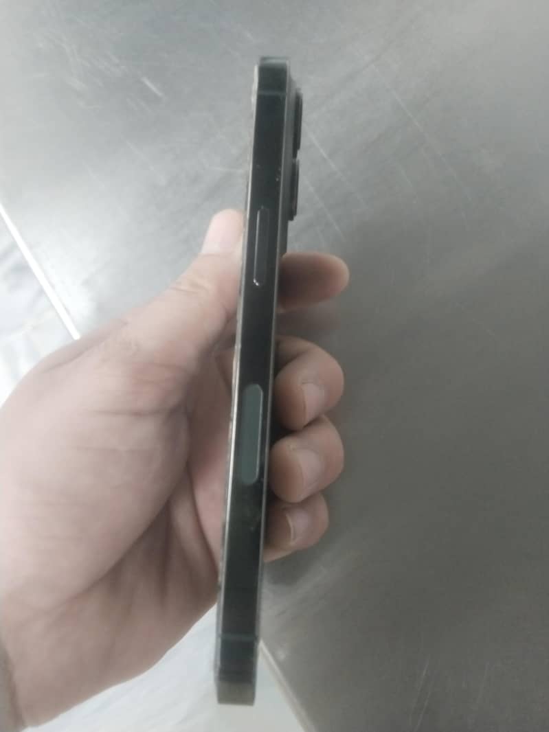 Apple iPhone 13 Pro 3