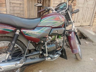 apni look me h bike