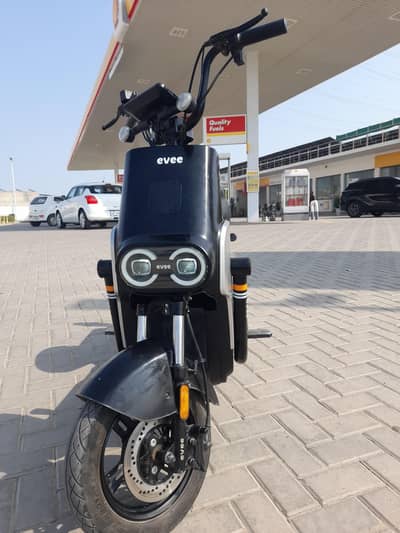electric scooty bike like new condition