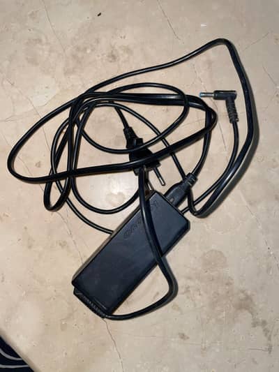 Lenovo 60W laptop Charger-used
