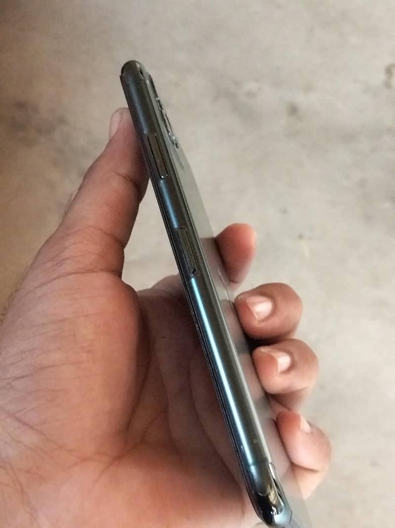 iPhone 11 Pro Max 7