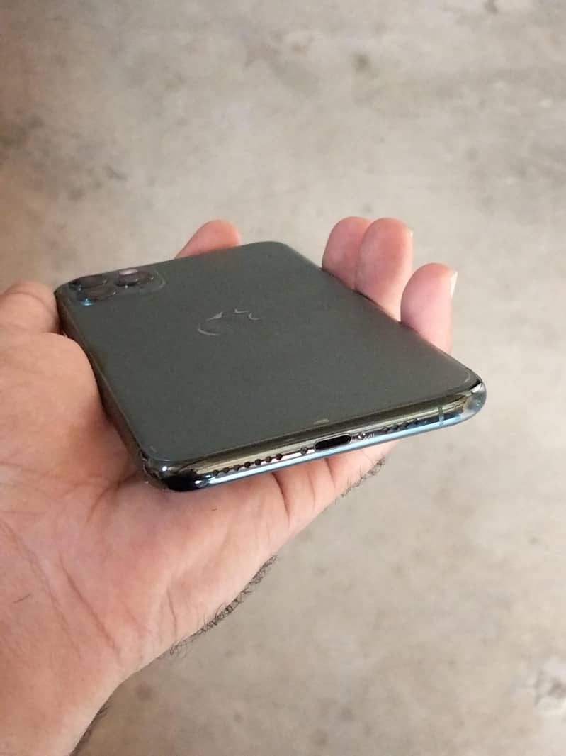 iPhone 11 Pro Max 10