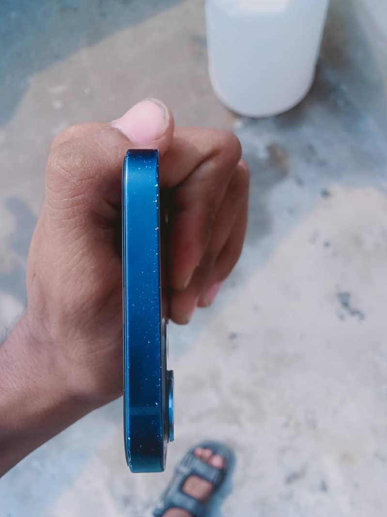 Apple iPhone 12 3