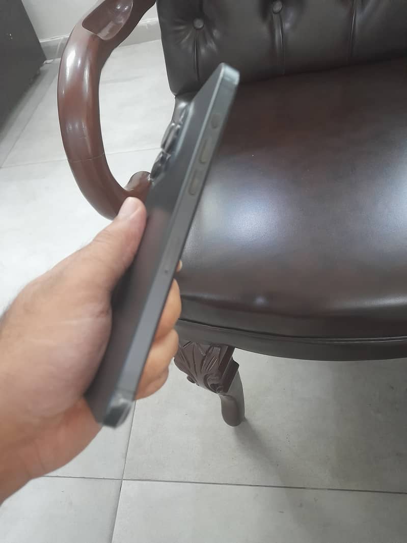 Apple iPhone 15 Pro Max 8