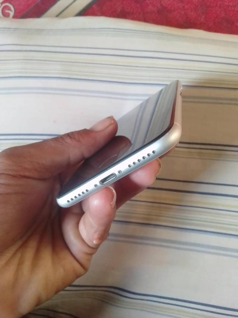 Apple iPhone SE 4