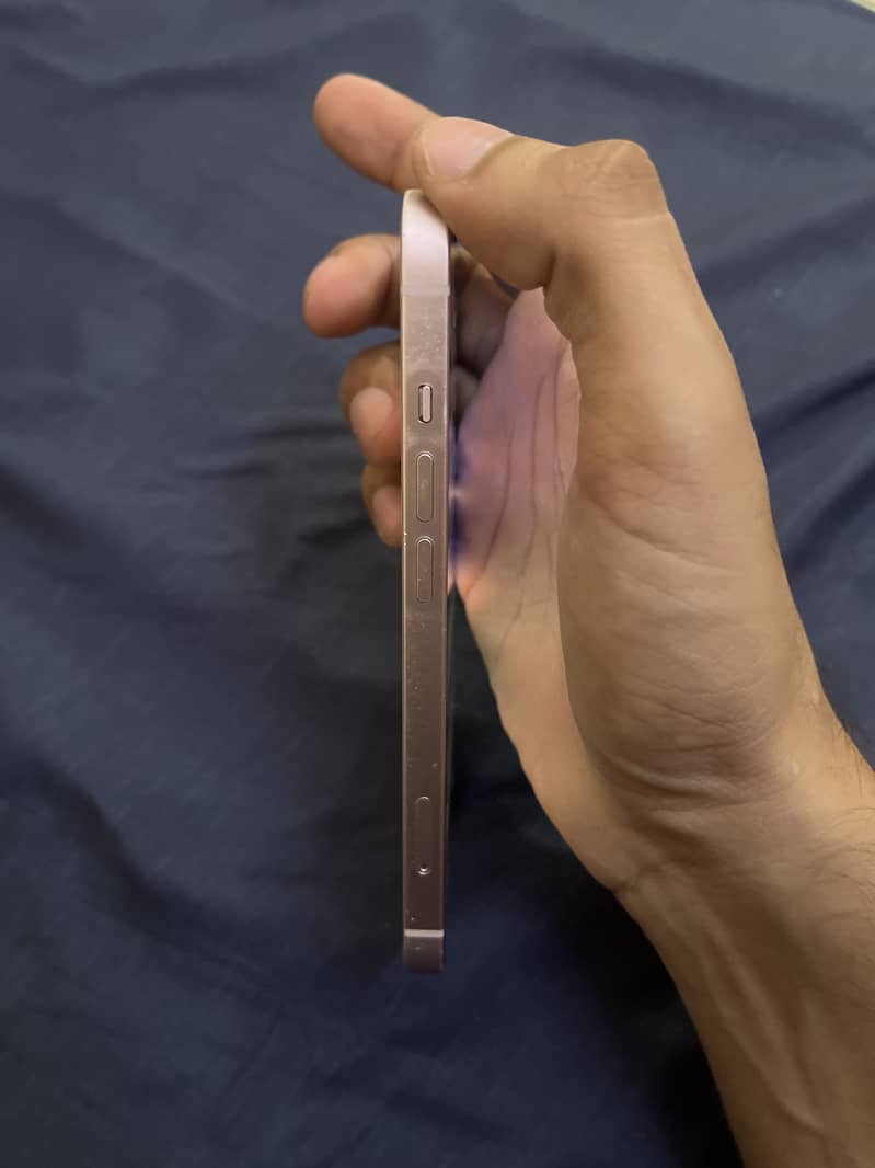 Apple iPhone 13 1