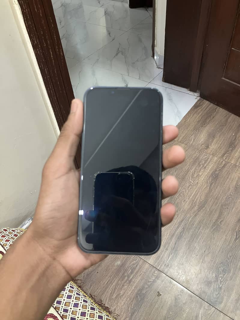Apple iPhone 13 4
