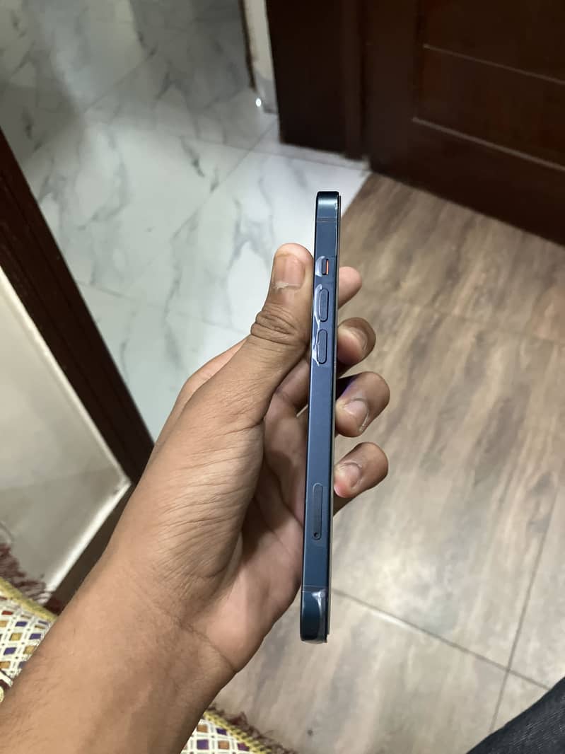 Apple iPhone 13 6