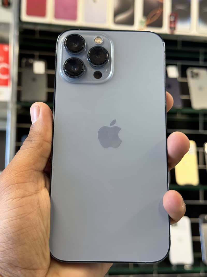 Apple iPhone 13 Pro Max 1