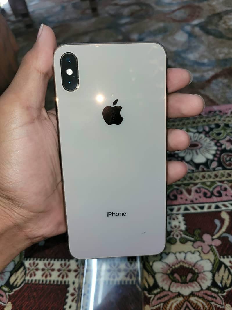 Apple iPhone XS Max 4
