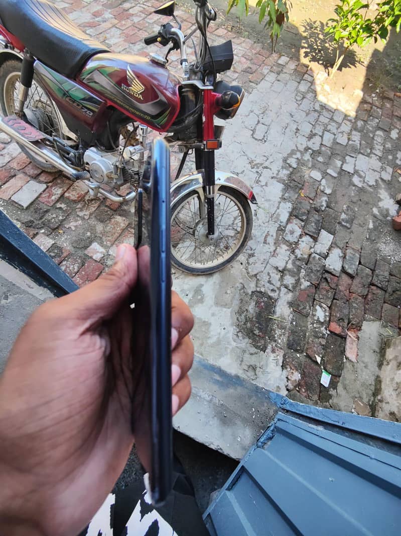 OPPO A54 4