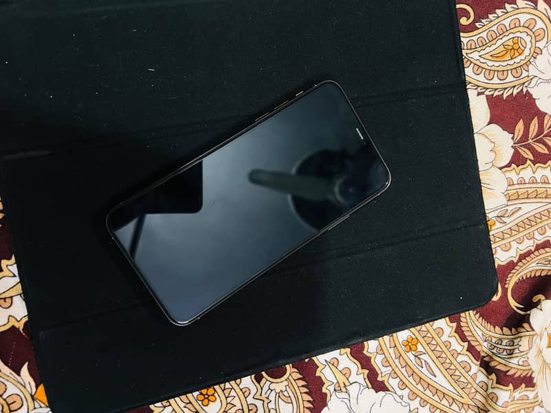 Apple iPhone 11 Pro Max 1