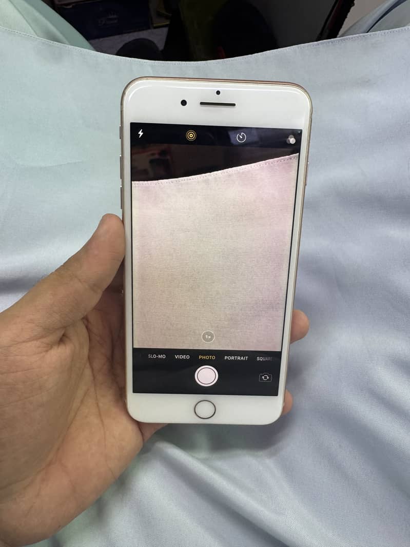 Apple iPhone 8 Plus 4