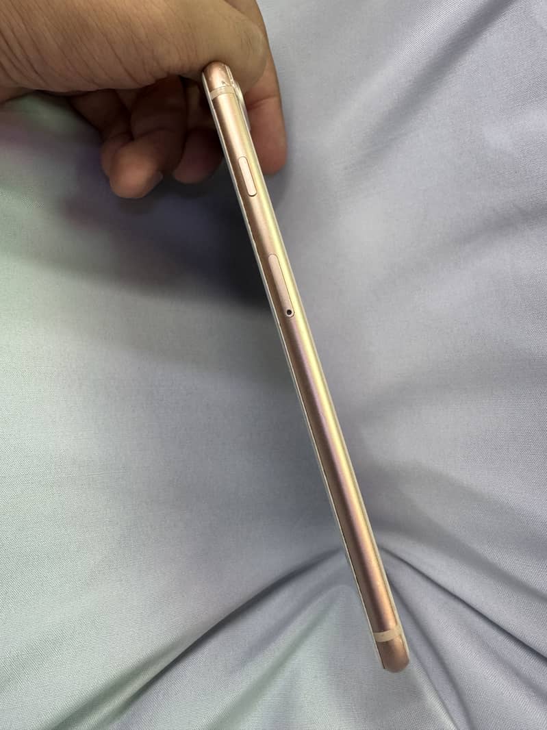 Apple iPhone 8 Plus 5