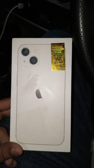 Apple iPhone 13