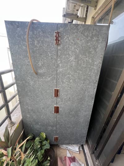 iron trunk (MOTi chadar) for sale with stand