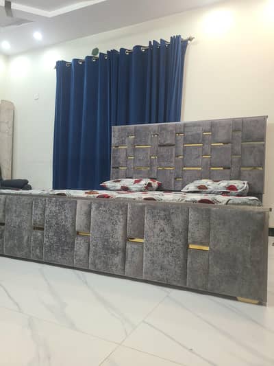 BRAND NEW BED KING SIZE