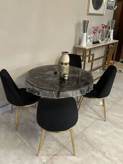 Dining table for sale